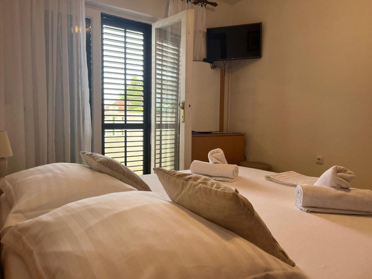 Tajnikov Apartment Hvar Town